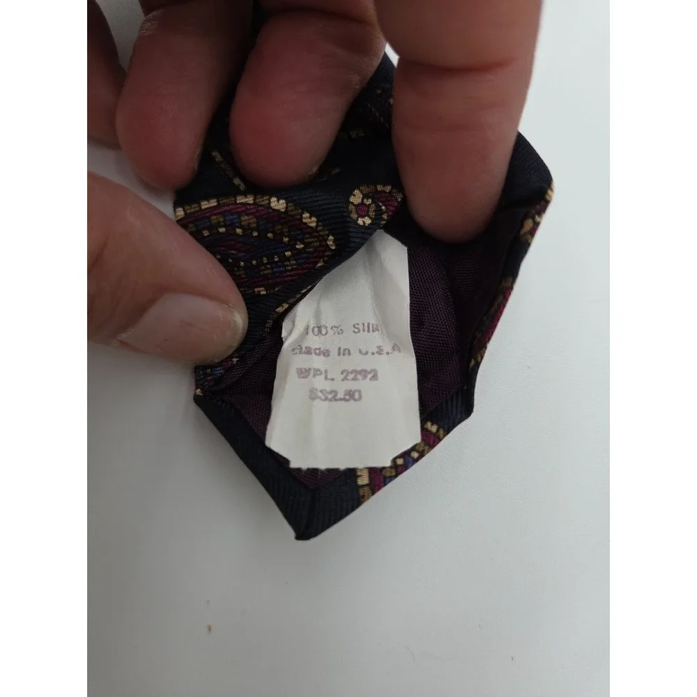 Boston Trader's‎ 100% Silk Paisley Print Tie - made in USA